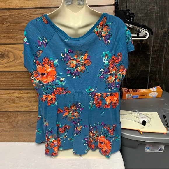 Torrid size 0 baby doll top blue/green/floral pattern - Picture 3 of 10
